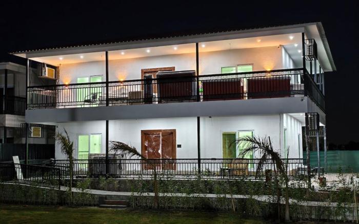 Beautiful Farmhouse for couples