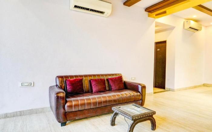 Townhouse Oak Baga Near Titos Lane