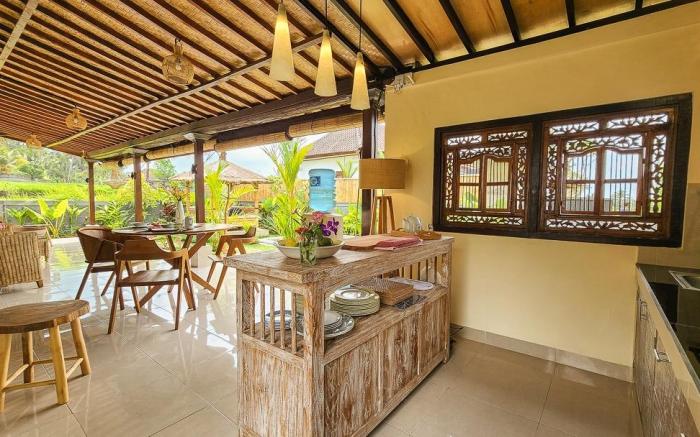Peaceful Rice Field Villa w/ Pool, 15min to Ubud