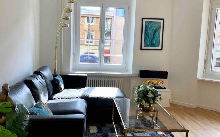 City Centre Spacious 2-BR Apt Sapphire