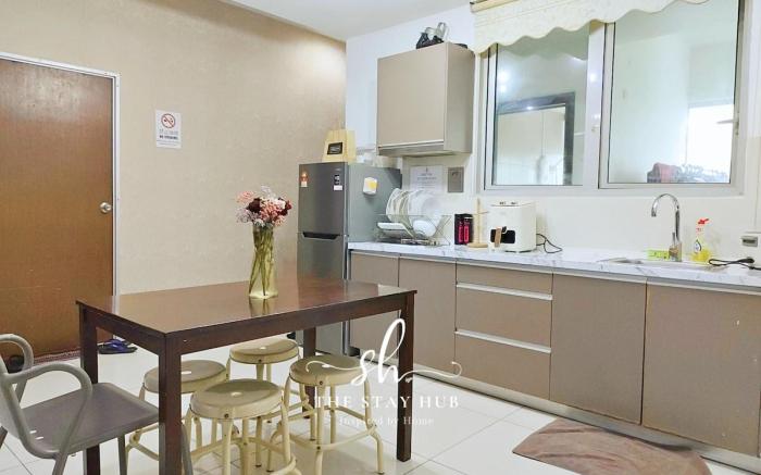 Private Room in Shared Apt | KLCC Sky Pool R2 A52