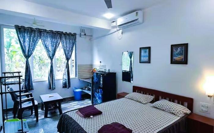 Studio Serinity Cove
R-2