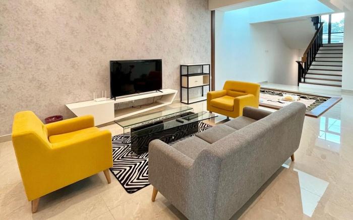 Cheekaaboo kid's Play Hse + Swimming pool +Karaoke