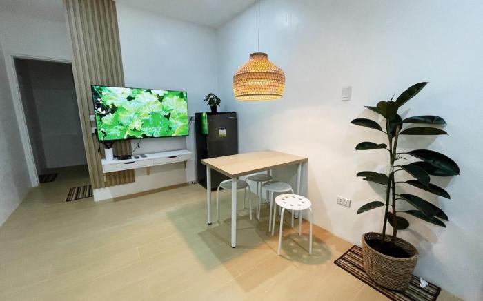 4-unit Cozy Apartment for 16-20pax Wifi + Netflix