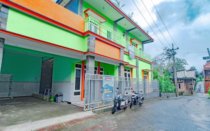 Villa Panderman Asri with Private Pool and Rooftop
