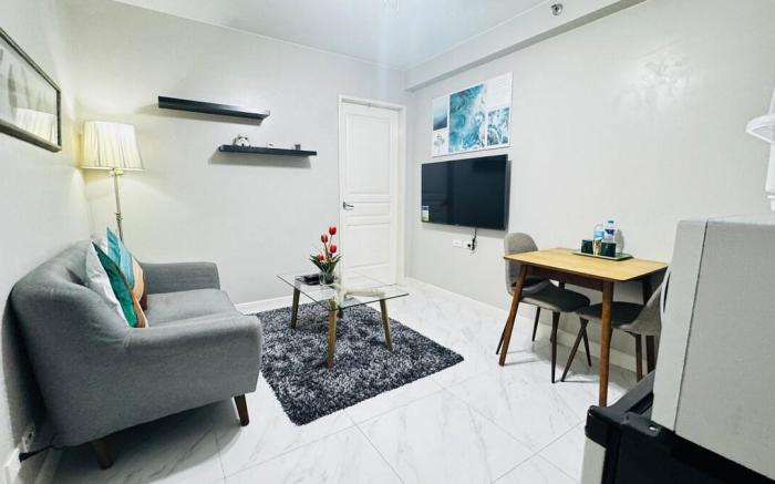 Skyline & Sunset Bliss at Monarch Parksuites 1616