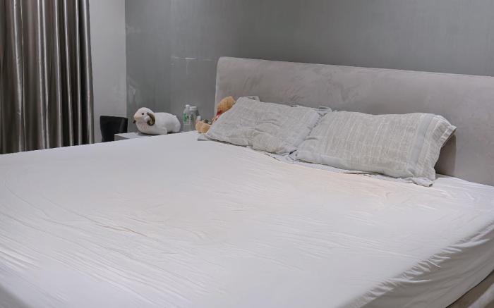 Modern 2BR Apt | Central HCMC