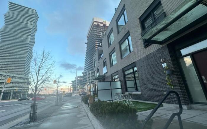 Modern 3 bed room house in Toronto Mississauga