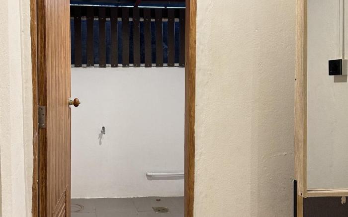 Chubby 5 Room 5 
Good location and big room