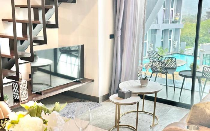 Stylish 1BR Loft Near Naiharn Beach Pool Gym C181