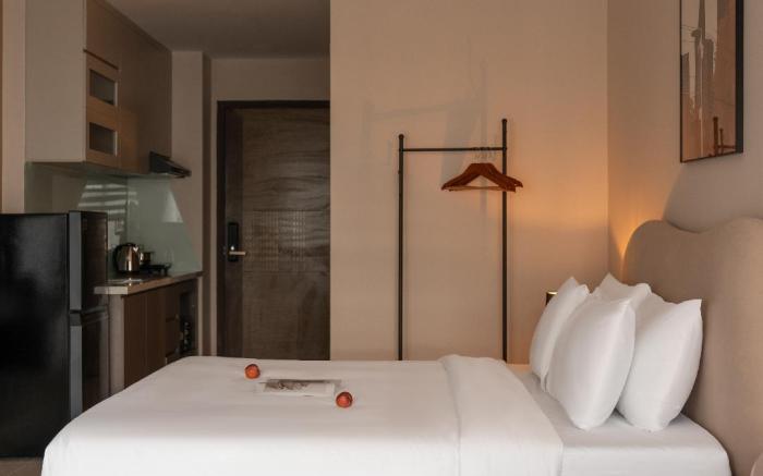 Modern Studio Retreat | King Bed | Maison De Gu