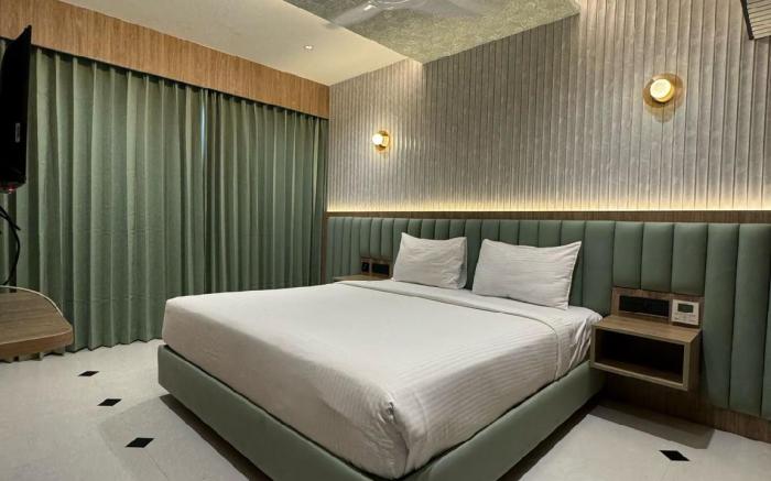 Hotel Yuvraj Landmark