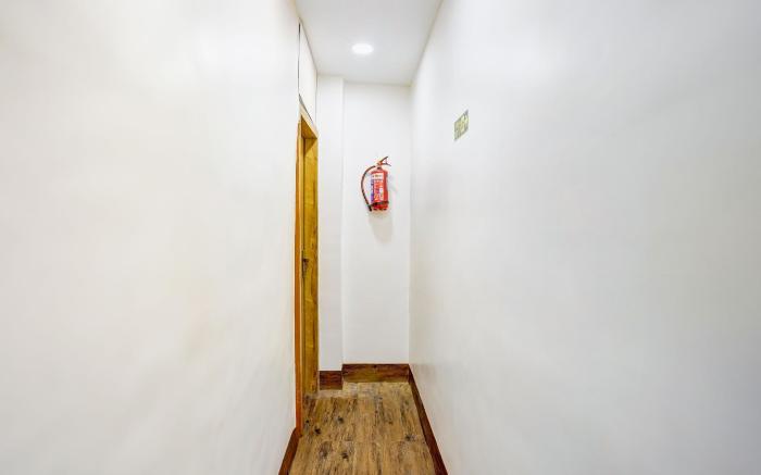 Hotel O Santacruz Khar Subway