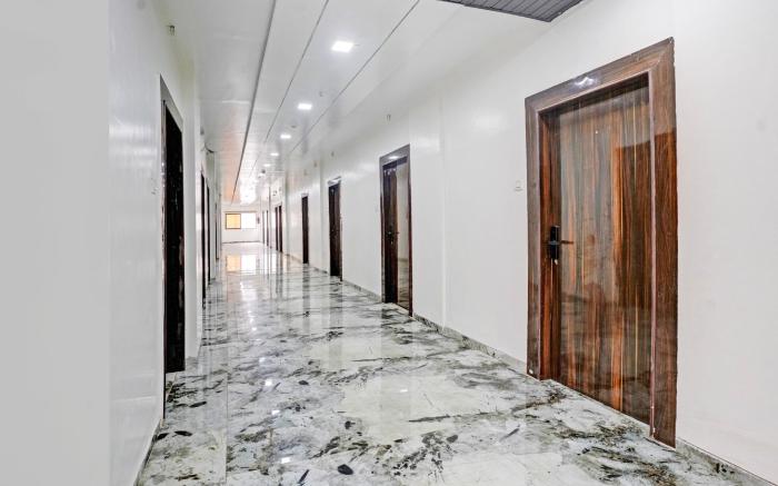 Super Hotel O Yash Residency