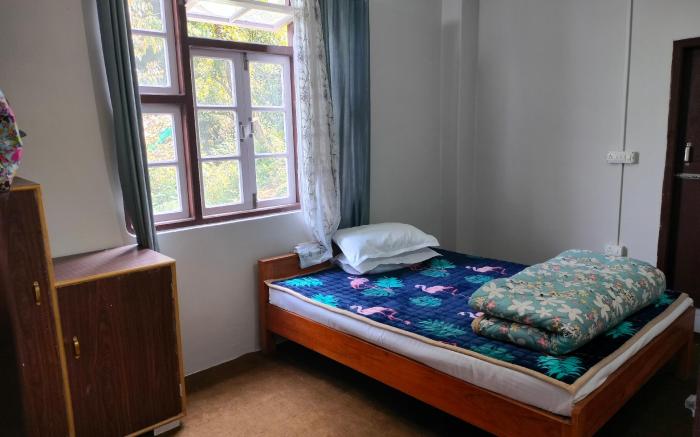 Valley Mist,  rooms & kitchen 