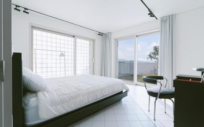 A neat and beautiful space with a studio concept
