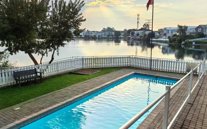 Your Perfect Escape with Breathtaking Lake Views