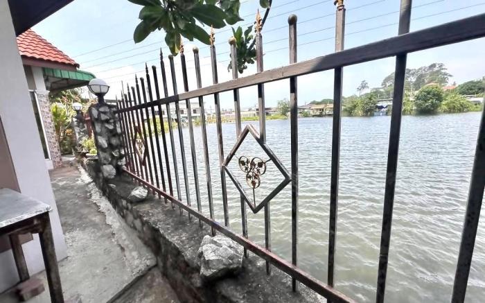 บ้านริมน้ำ พัทยา