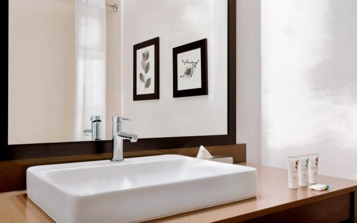 Country Inn & Suites by Radisson, Savannah Midtown, GA