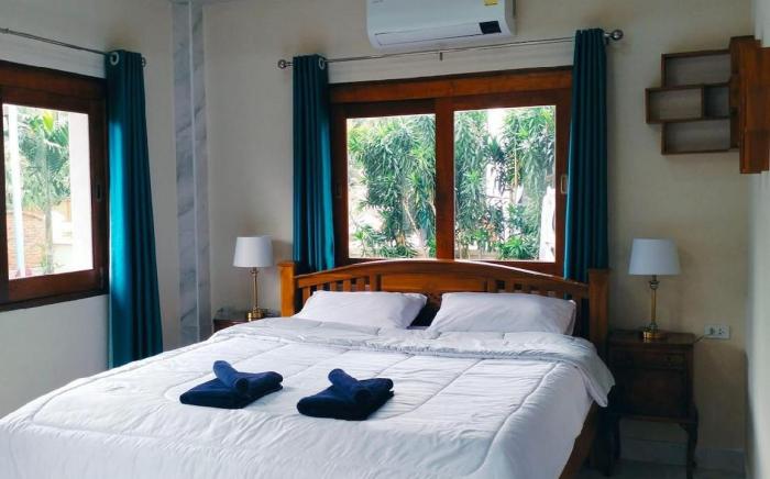 1 BR, Hidden Gem: Private Beach Bungalow