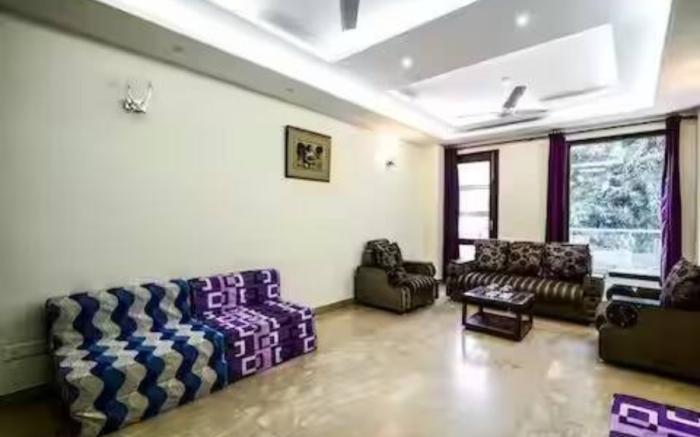 Spacious Apartment 4BHK @ J Block Saket