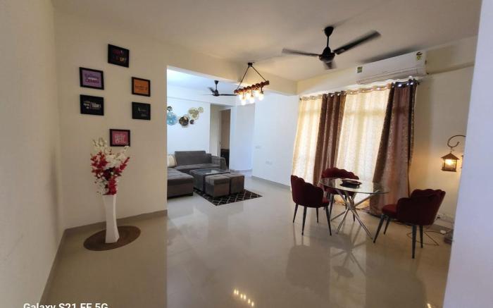 VacationBuddy Modern Party Apt|Get Together Space