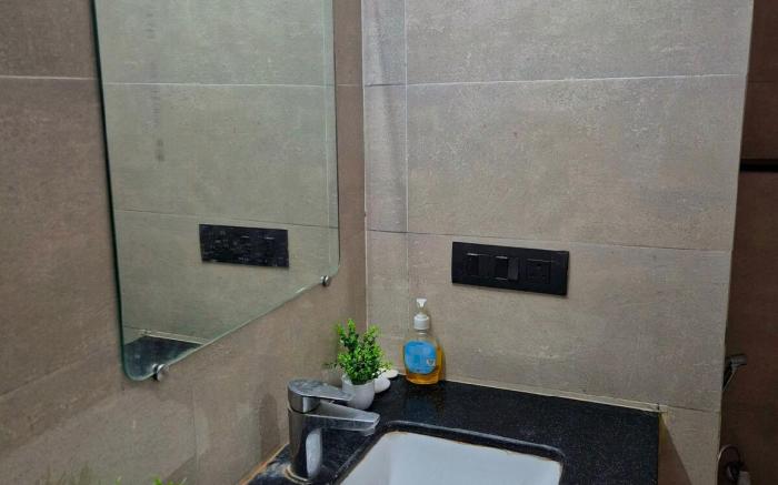 The Urban Oasis 
Get luxury stay

Omaxe Hazratganj