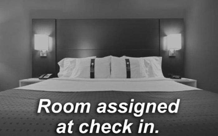 Holiday Inn Express & Suites Shawnee-Kansas City West By IHG