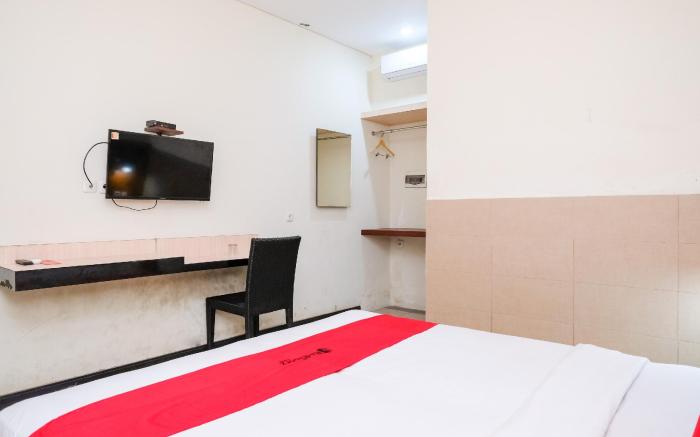RedDoorz near Legian Street