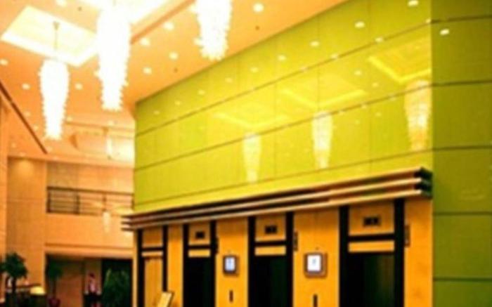 Skyline Plaza Hotel