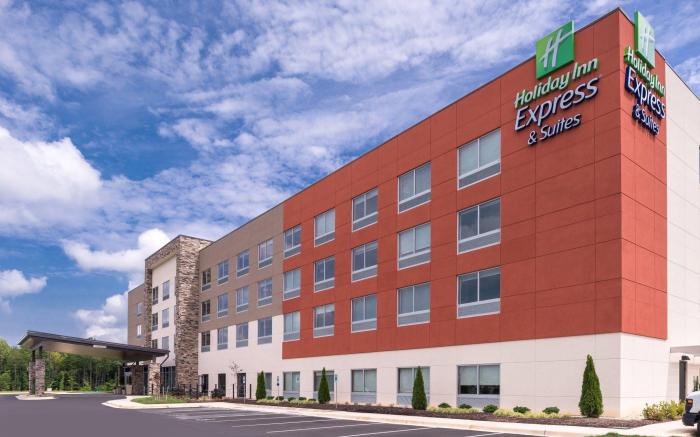 Holiday Inn Express & Suites Farmville By IHG