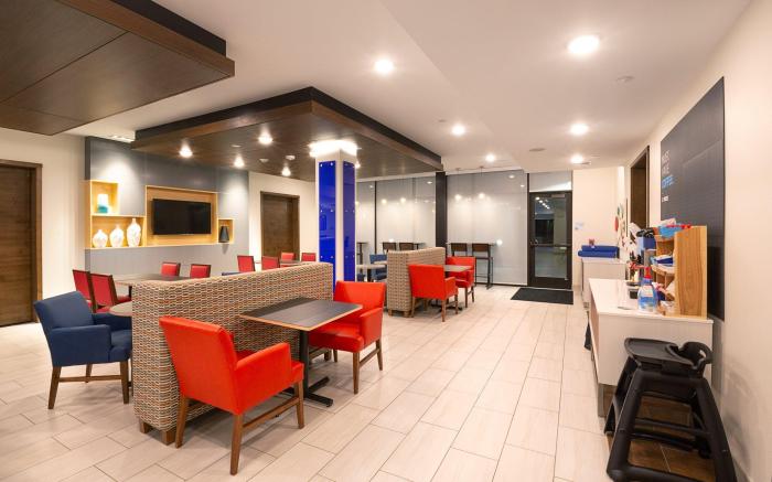 Holiday Inn Express and Suites Wentzville St Louis West By IHG