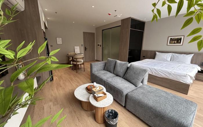 XOI Lumi_201_Lakeside Balcony Suite w/ Kitchen@CBD