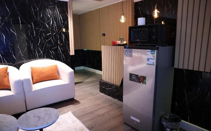 The Grand Luxe 14