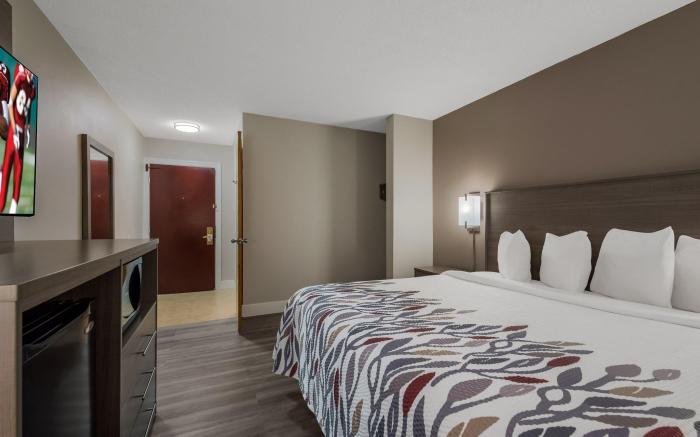Red Roof Inn & Suites Vineland- Buena