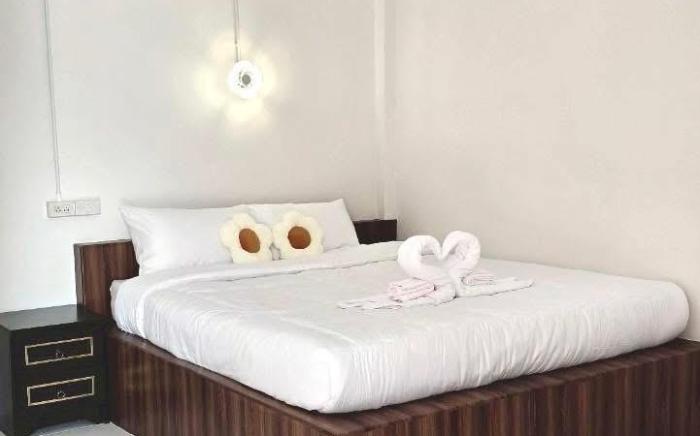 Route652 Resort Singburi