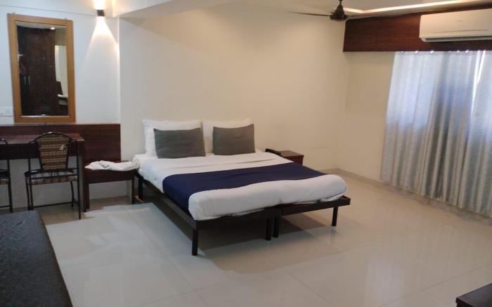 Hotel Sai Nidhi ,Airoli Mindspace 