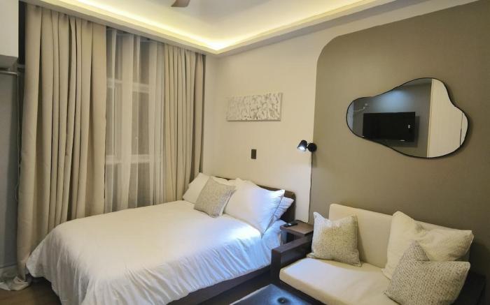Central Modern Cosy Condo - The Linear Suite