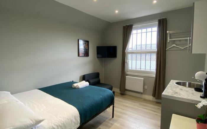 Holloway Home Suites
