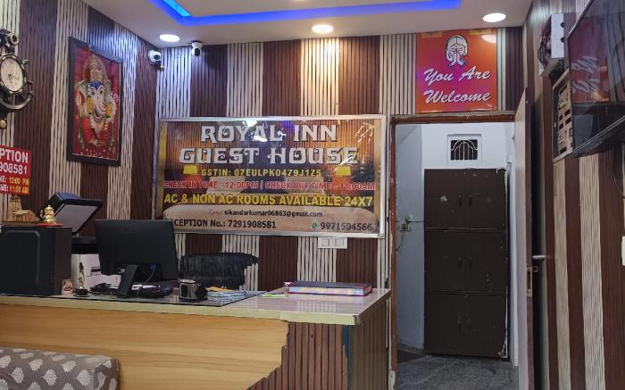 Royal Inn -1 Minutes walk Nizamuddin Railway Stn