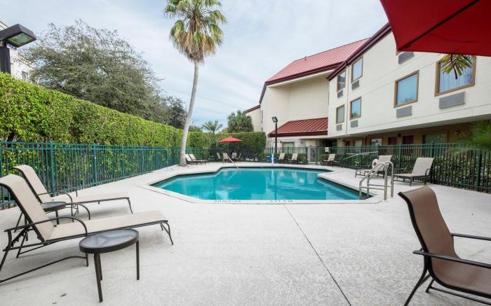 Red Roof PLUS+ West Palm Beach