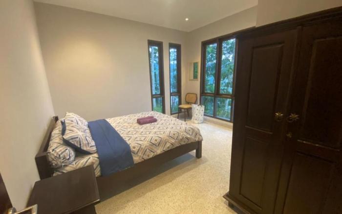 Villa Alleira - Mountain View, Gym, BBQ w/ Firepit