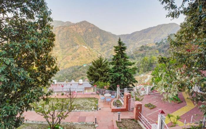 Goroomgo Peachwood Resort Nainital