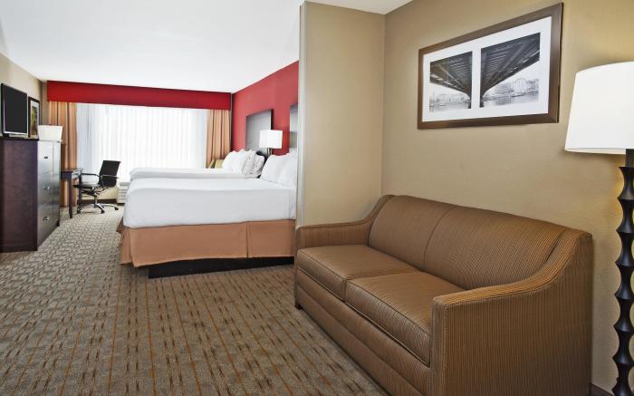 Holiday Inn Express & Suites Springfield By IHG