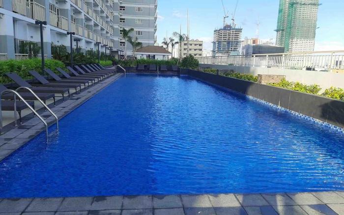 Reigh & Reign 2016 Studio  @ Coast Residences