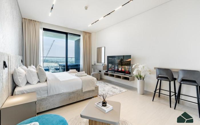 Canal View Studio | Private Jacuzzi | BMS