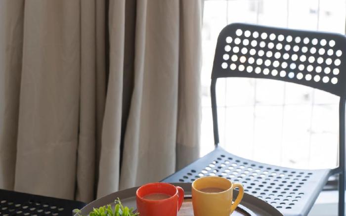 Breezy & Bright 2bhk Apt near Airport
