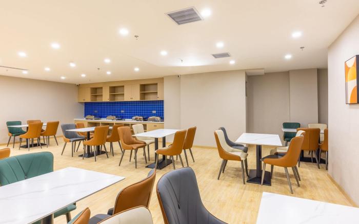 IU Hotel Xining Railway Station Highspeed Subway Station
