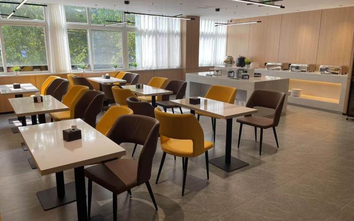 IU Hotel Zibo North Station Wanda Plaza