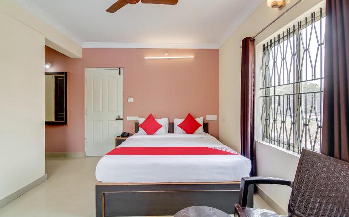 OYO 38410 Hotel Hsr Comforts